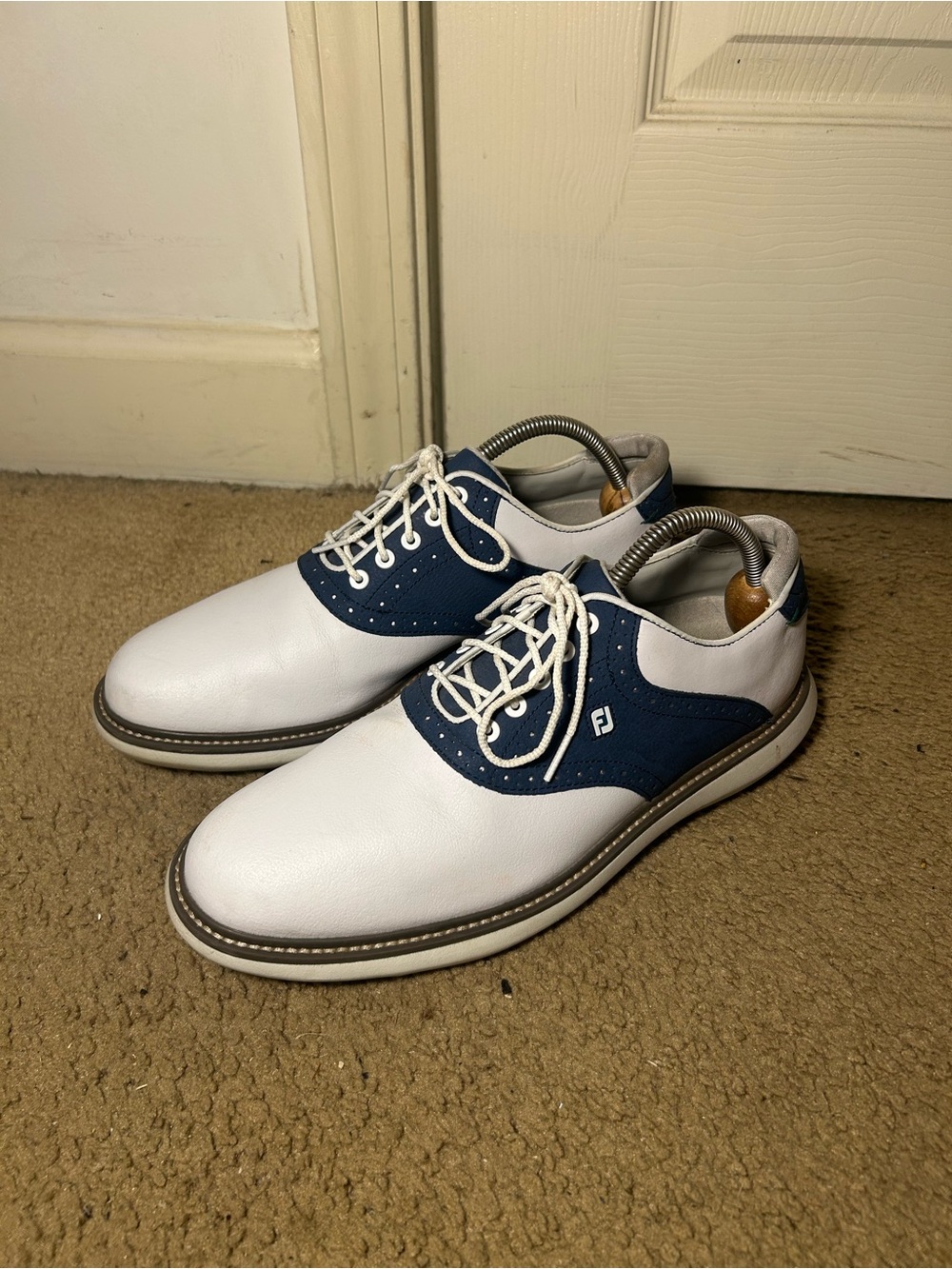 FootJoy Golf Shoes Mens 9.5 M Traditions Leather Spiked Sneaker White/Navy